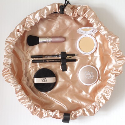 Thin Lizzy Set Gold Makeup bag